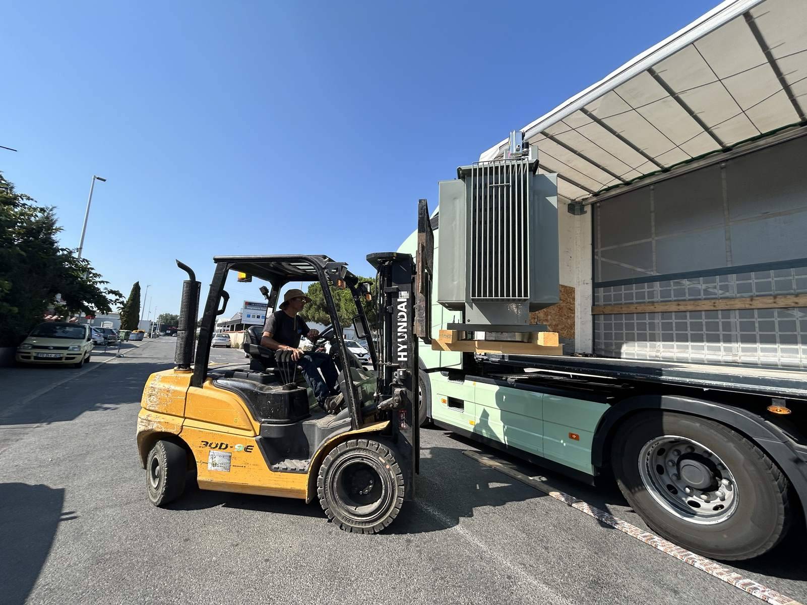 Livraison d'un poste de transformation privée a frejus dans le var 