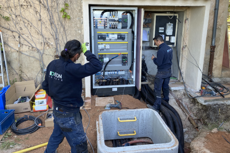 entreprise reseaux electrique tertiare frejus var