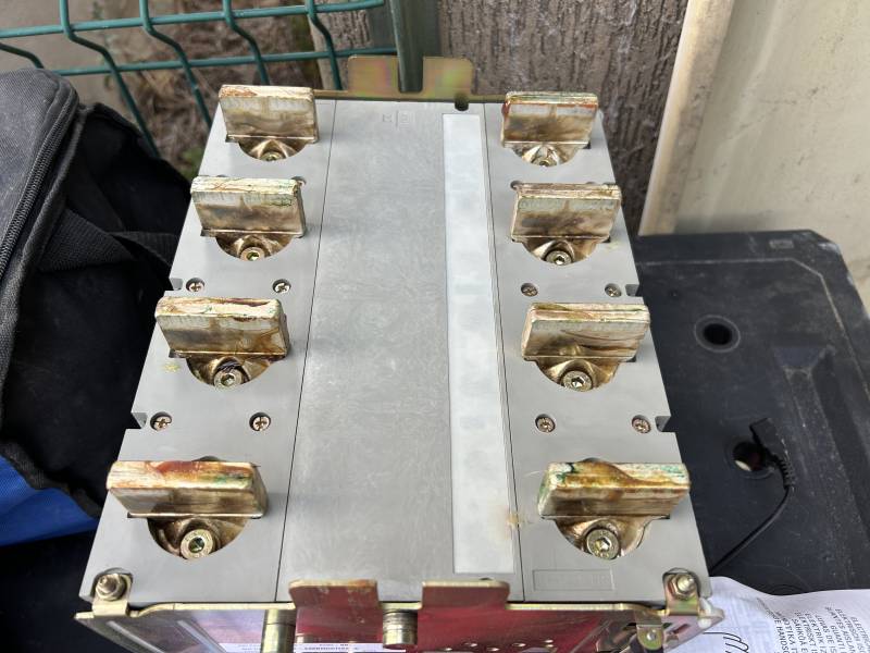 Graissage des équipements électriques HTA - EDISON GROUPE